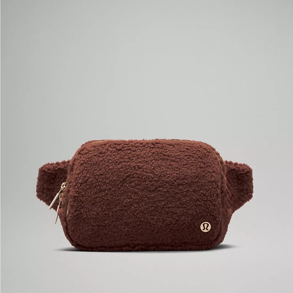 Everywhere Belt Bag Large 2L
Fleece